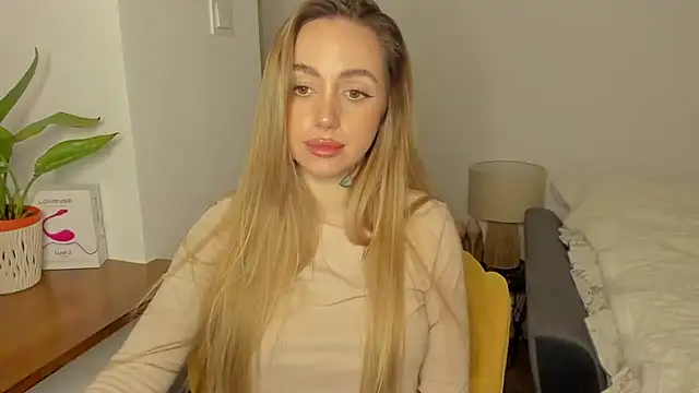 Snapshot of sexyCoralie chatting on 01.17.25 sexyCoralie online show from 01.17.25