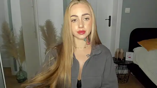 sexyCoralie online show from 04.13.26