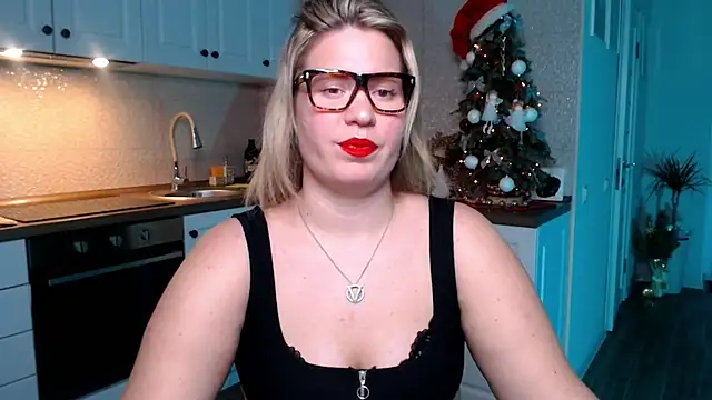 HotTiffani online show from 01.15.25