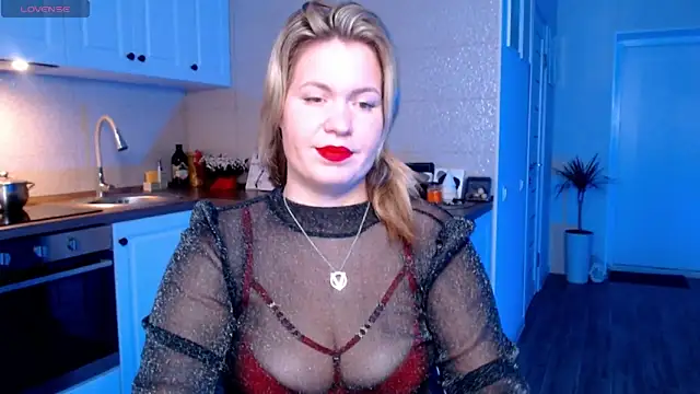 HotTiffani online show from 01.30.25