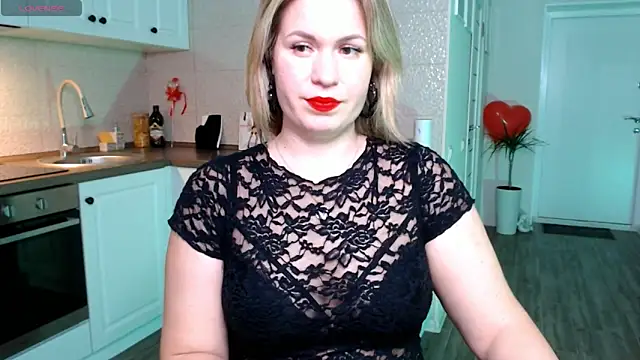 HotTiffani online show from 02.28.25