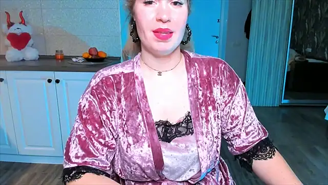 HotTiffani online show from 11.19.25