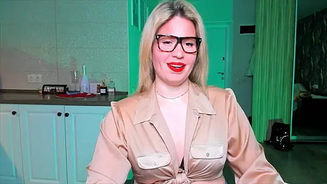 HotTiffani online show from 02.03.26