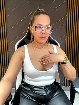 KellyBrooklyn  online show from 09.13.25