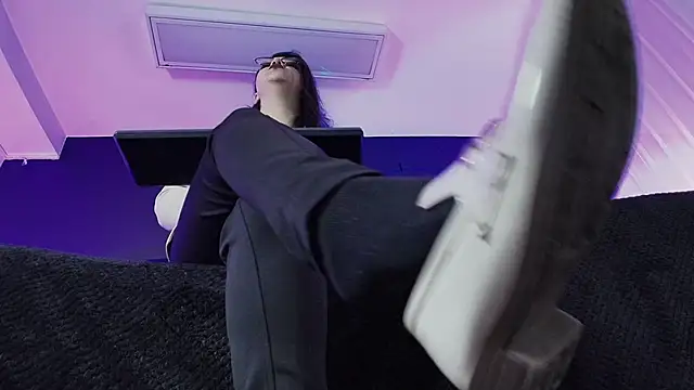  Jade 16 online show from 03.26.26