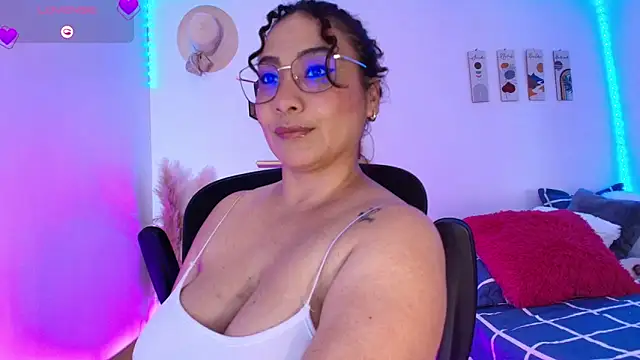 JuliRamirez online show from 12.02.24