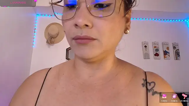 JuliRamirez online show from 02.27.25