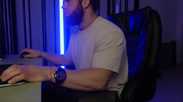 Snapshot of Tommy_Burnz chatting on 01.10.25 Tommy Burnz online show from 01.10.25