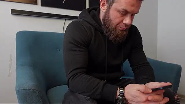 Snapshot of Tommy_Burnz chatting on 02.12.25 Tommy Burnz online show from 02.12.25