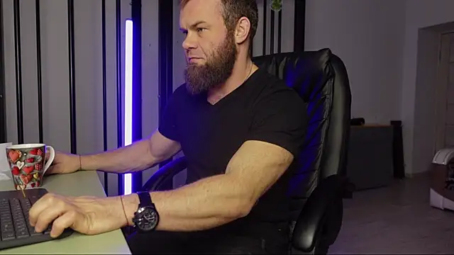 Snapshot of Tommy_Burnz chatting on 02.13.25 Tommy Burnz online show from 02.13.25