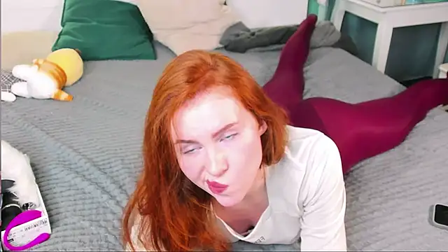 Snapshot of GingerArin chatting on 02.14.25 GingerArin online show from 02.14.25