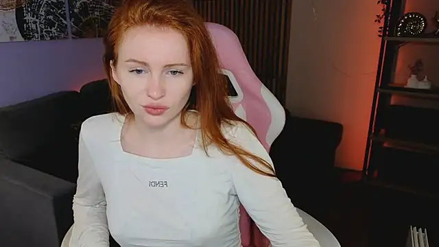 Snapshot of GingerArin chatting on 03.02.25 GingerArin online show from 03.02.25