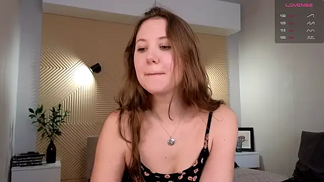 Snapshot of Elizavetta_Miller chatting on 11.21.25 Elizavetta Miller online show from 11.21.25