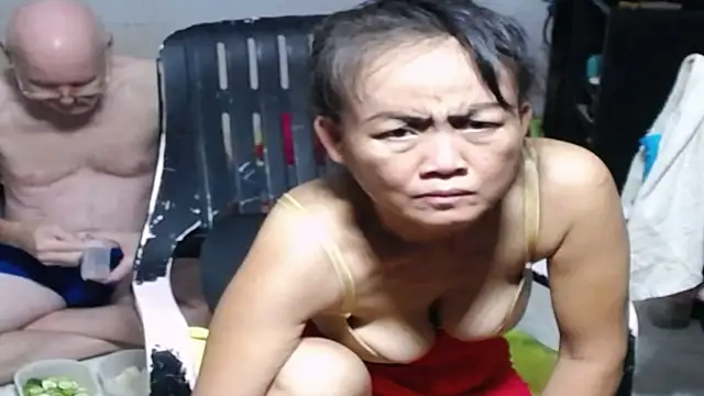 1CuteAndSexy69 online show from 10.24.25