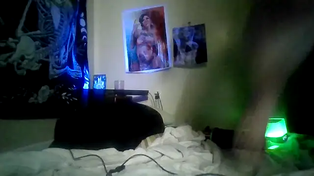 Snapshot of FUNINWV9 chatting on 02.28.26 FUNINWV9 online show from 02.28.26