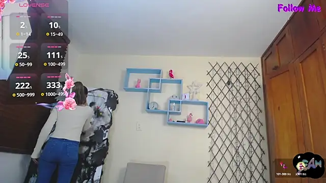 NicoleSantana online show from 10.18.25