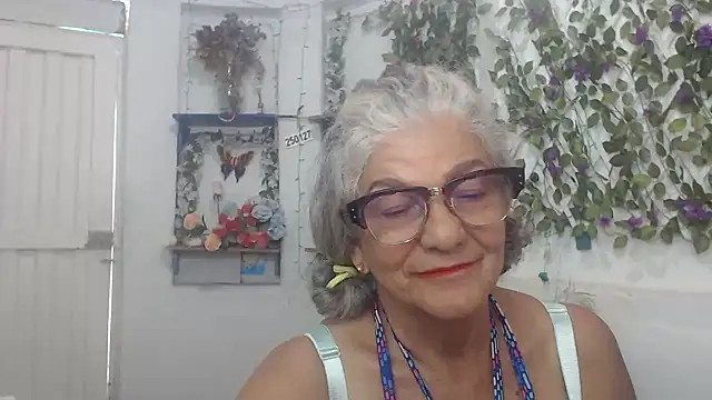 Snapshot of FunnyGrandma chatting on 12.02.24 FunnyGrandma online show from 12.02.24