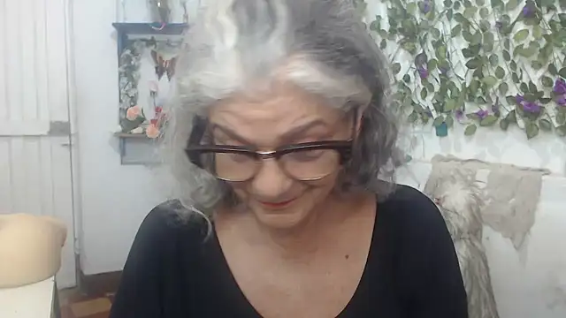 Snapshot of FunnyGrandma chatting on 12.03.24 FunnyGrandma online show from 12.03.24