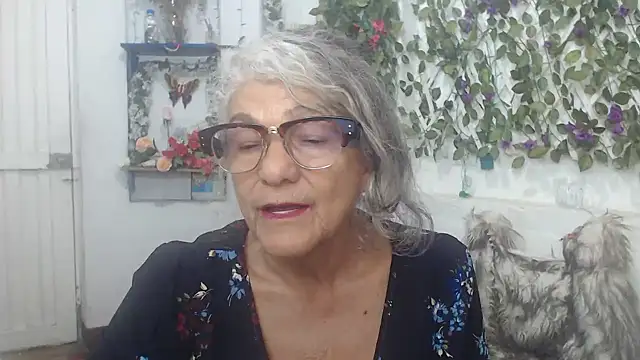 Snapshot of FunnyGrandma chatting on 12.15.24 FunnyGrandma online show from 12.15.24