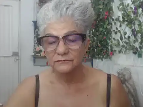 Snapshot of FunnyGrandma chatting on 01.26.25 FunnyGrandma online show from 01.26.25