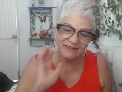 Snapshot of FunnyGrandma chatting on 01.30.25 FunnyGrandma online show from 01.30.25
