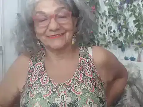 Snapshot of FunnyGrandma chatting on 02.07.25 FunnyGrandma online show from 02.07.25