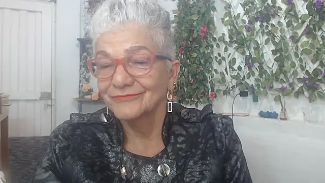 Snapshot of FunnyGrandma chatting on 02.12.25 FunnyGrandma online show from 02.12.25