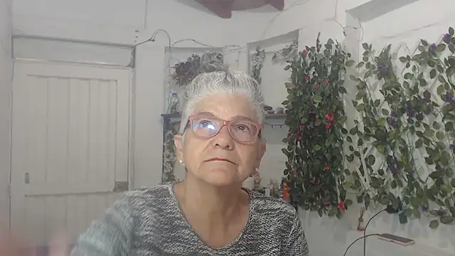 Snapshot of FunnyGrandma chatting on 02.14.25 FunnyGrandma online show from 02.14.25