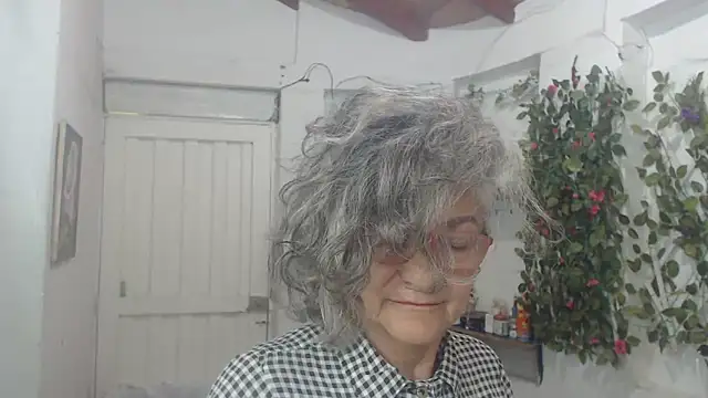Snapshot of FunnyGrandma chatting on 02.19.25 FunnyGrandma online show from 02.19.25