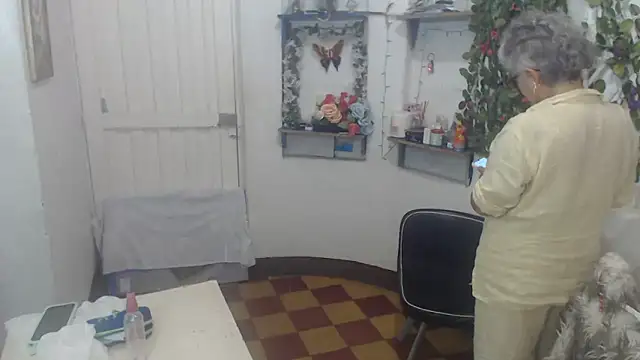 Snapshot of FunnyGrandma chatting on 02.21.25 FunnyGrandma online show from 02.21.25