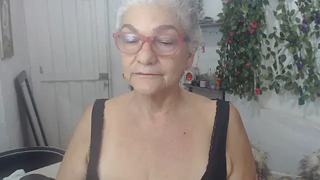 Snapshot of FunnyGrandma chatting on 03.16.25 FunnyGrandma online show from 03.16.25