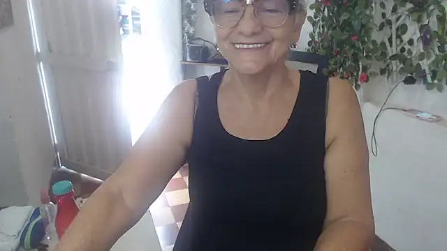 Snapshot of FunnyGrandma chatting on 03.20.25 FunnyGrandma online show from 03.20.25