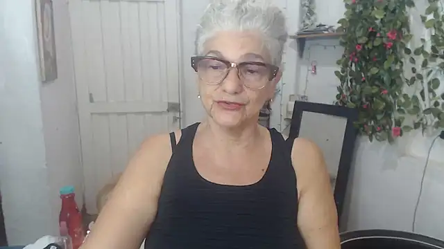 Snapshot of FunnyGrandma chatting on 03.20.25 FunnyGrandma online show from 03.20.25