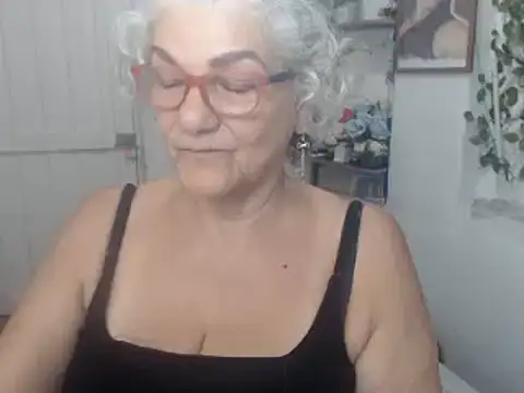 Snapshot of FunnyGrandma chatting on 09.11.25 FunnyGrandma online show from 09.11.25