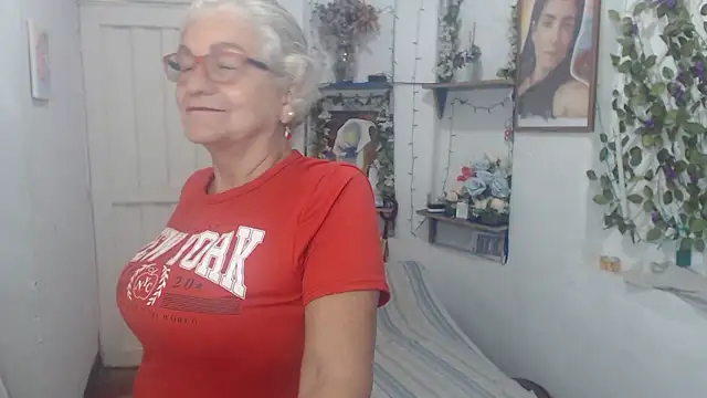 Snapshot of FunnyGrandma chatting on 09.21.25 FunnyGrandma online show from 09.21.25