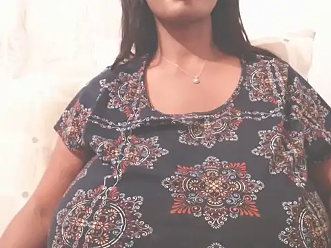 Snapshot of MissTits chatting on 03.22.25 MissTits online show from 03.22.25