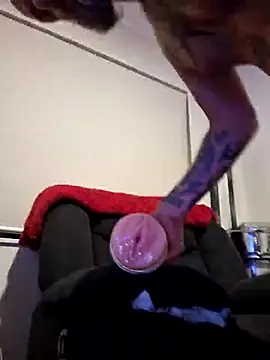 Snapshot of PhoenixDesire@xh chatting on 12.30.24 PhoenixDesirexh online show from 12.30.24