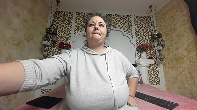 AleshaArabian online show from 02.12.26