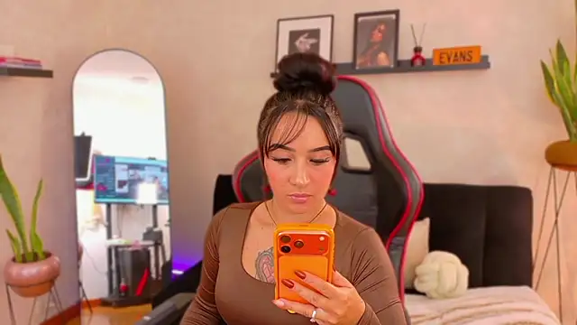 EmmyEvans1 online show from 02.23.26