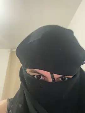 Snapshot of Marocainegroscul chatting on 11.24.25 Marocainegroscul online show from 11.24.25