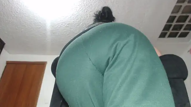 Snapshot of prettyangelsquirt chatting on 02.25.25 prettyangelsquirt online show from 02.25.25