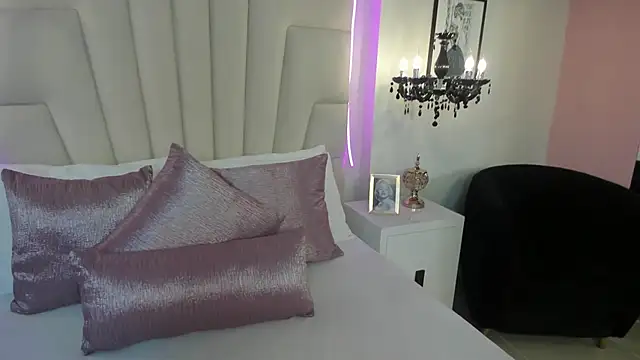 Snapshot of Sofiia_W26 chatting on 05.11.26 Sofiia W26 online show from 05.11.26