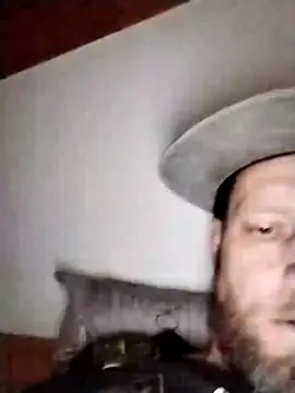 Snapshot of Kw8585kw chatting on 12.19.24 Kw8585kw online show from 12.19.24