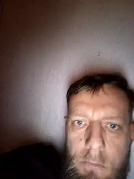 Snapshot of Kw8585kw chatting on 11.28.25 Kw8585kw online show from 11.28.25