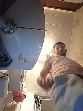 Snapshot of Kw8585kw chatting on 12.01.25 Kw8585kw online show from 12.01.25