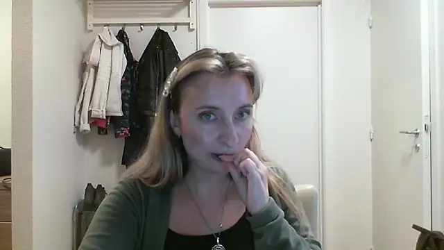 SusanCurt online show from 10.14.25