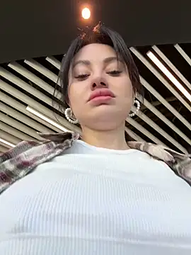 Snapshot of Wet__Bunny chatting on 04.03.26 Wet Bunny online show from 04.03.26