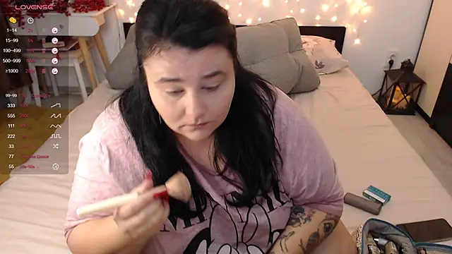 Snapshot of naughtykiss chatting on 12.08.24 naughtykiss online show from 12.08.24