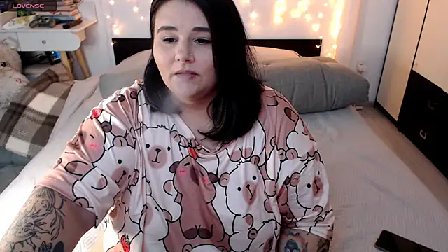 Snapshot of naughtykiss chatting on 09.10.25 naughtykiss online show from 09.10.25