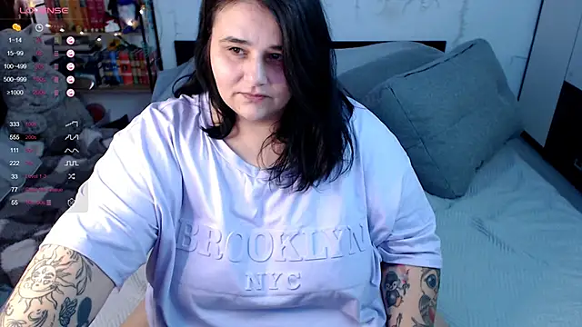 Snapshot of naughtykiss chatting on 11.02.25 naughtykiss online show from 11.02.25